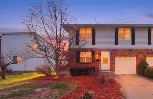 $220,000 | 7136 Northwest Country Club Lane, Kansas City, MO 64152