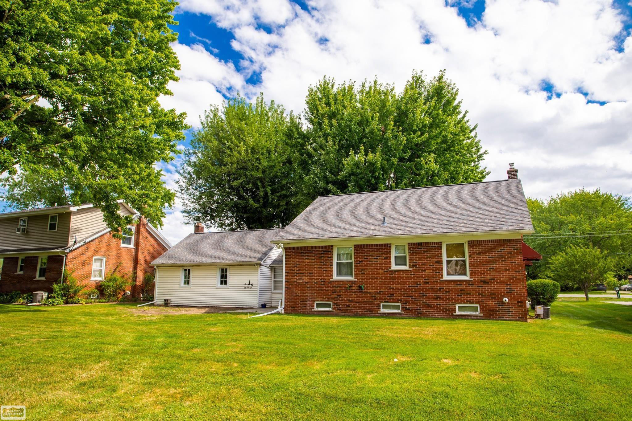 18385 21 Mile Road Macomb, MI 48044 - Photo 9 of 44 50086088-8.JPG