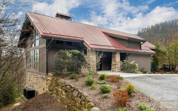 $776,500 | 82 Red Mulberry Drive, Zirconia, NC 28790