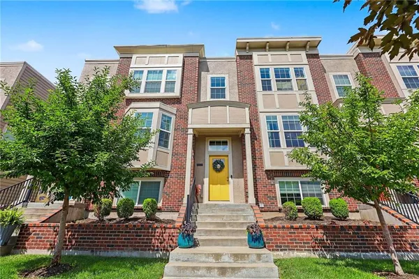 $465,000 | 3010 Erie Park, North Kansas City, MO 64116