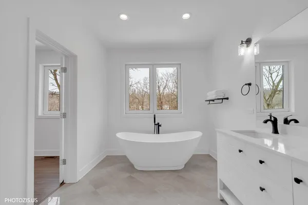 $975,000 | 615 Harper Drive, Algonquin, IL 60102