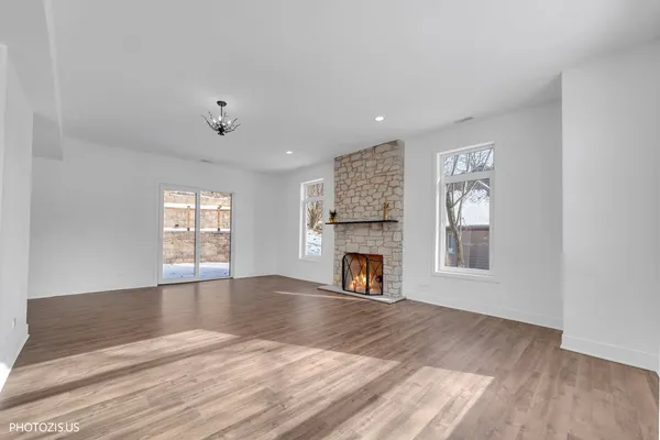 $975,000 | 615 Harper Drive, Algonquin, IL 60102