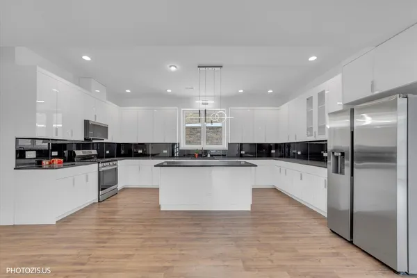 $975,000 | 615 Harper Drive, Algonquin, IL 60102