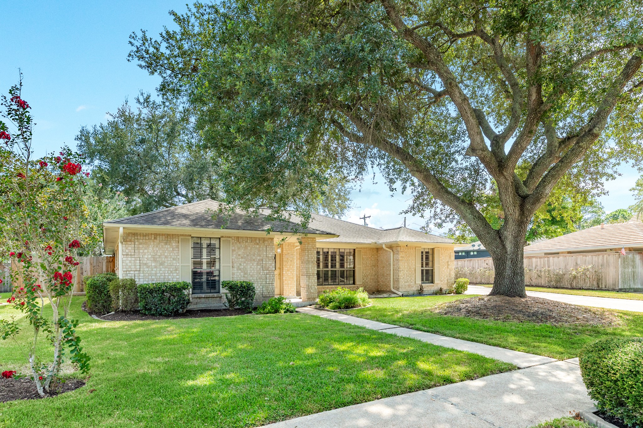 712 Browning Street Angleton, TX 77515 - Photo 5 of 36 Gallery Image 5