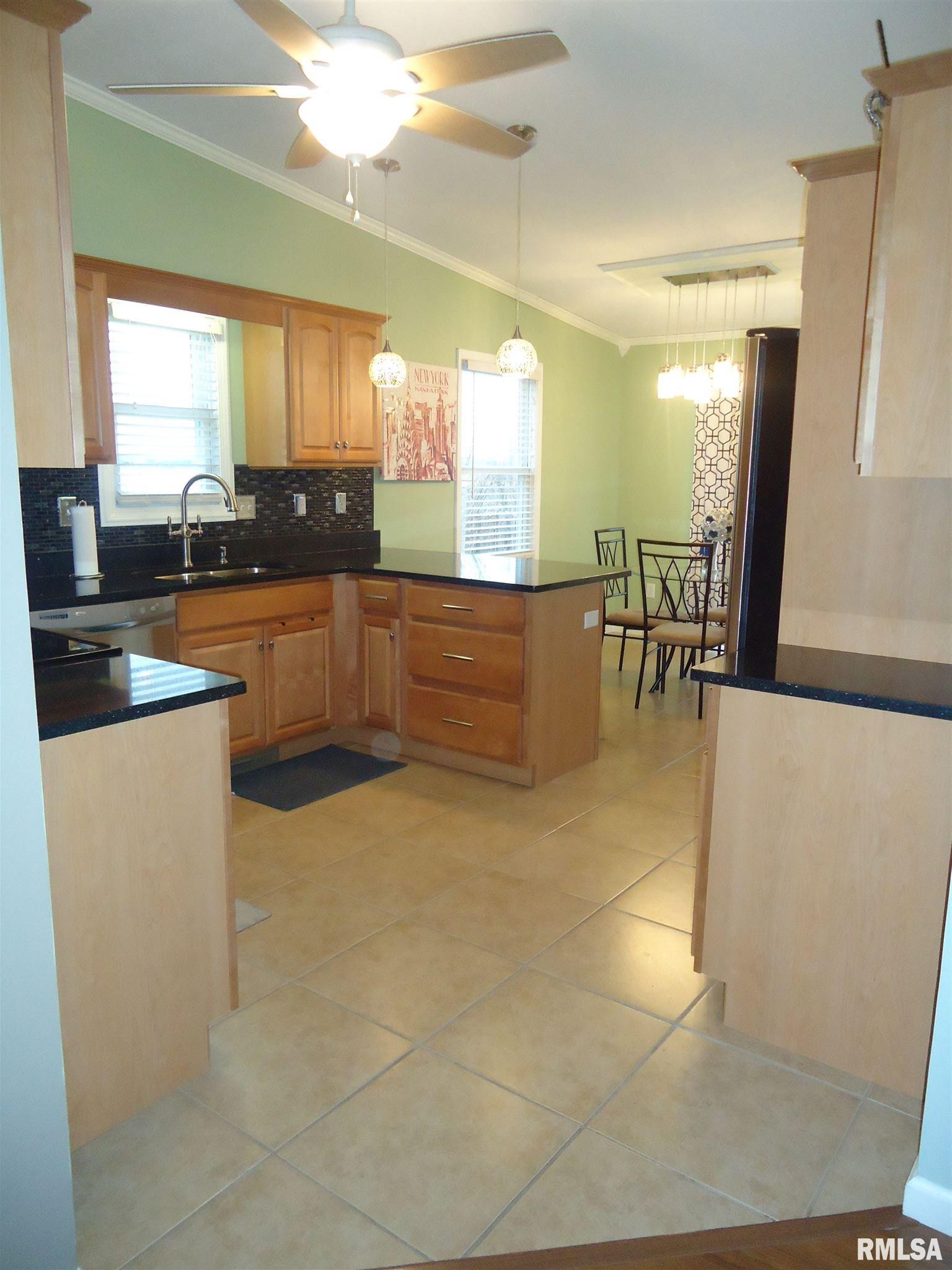 2407 Knoxville Drive Springfield, IL 62711 - Photo 6 of 25