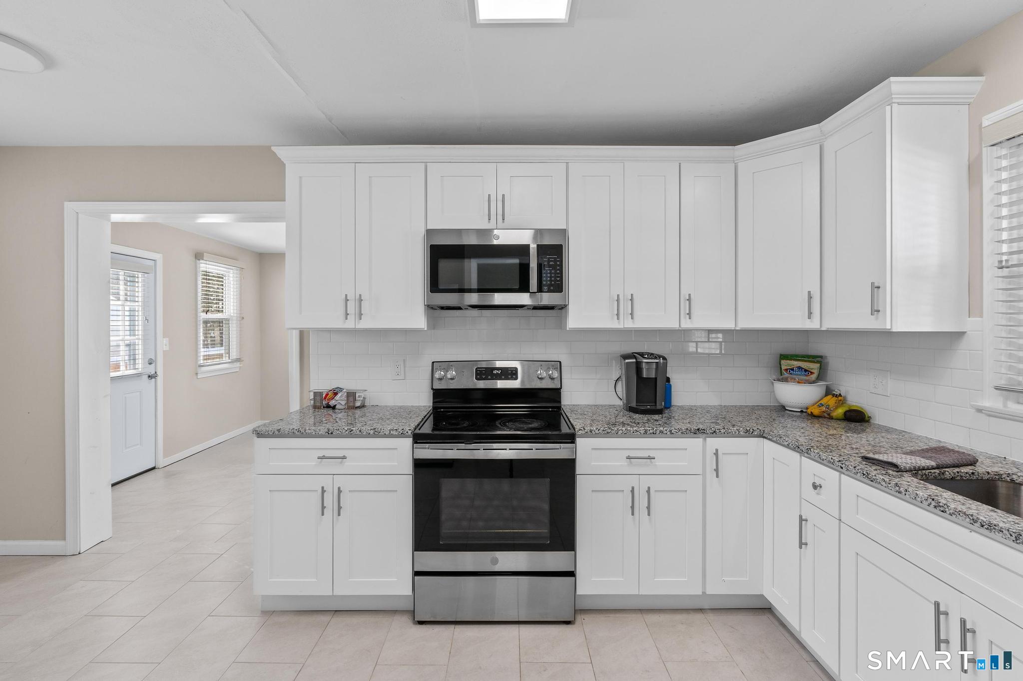 159 Ridgewood Road West Hartford, CT 06107 - Photo 15 of 48