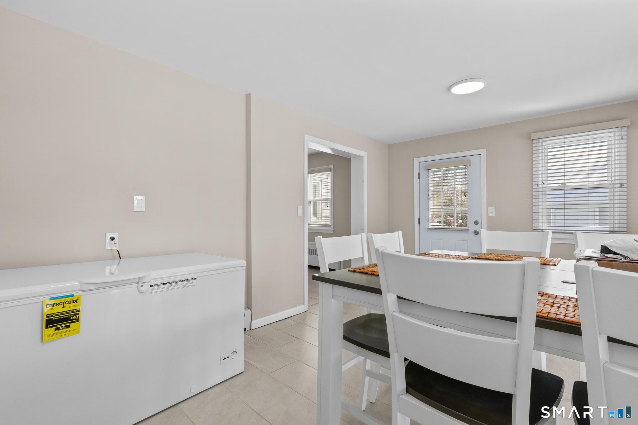 159 Ridgewood Road West Hartford, CT 06107 - Photo 21 of 48