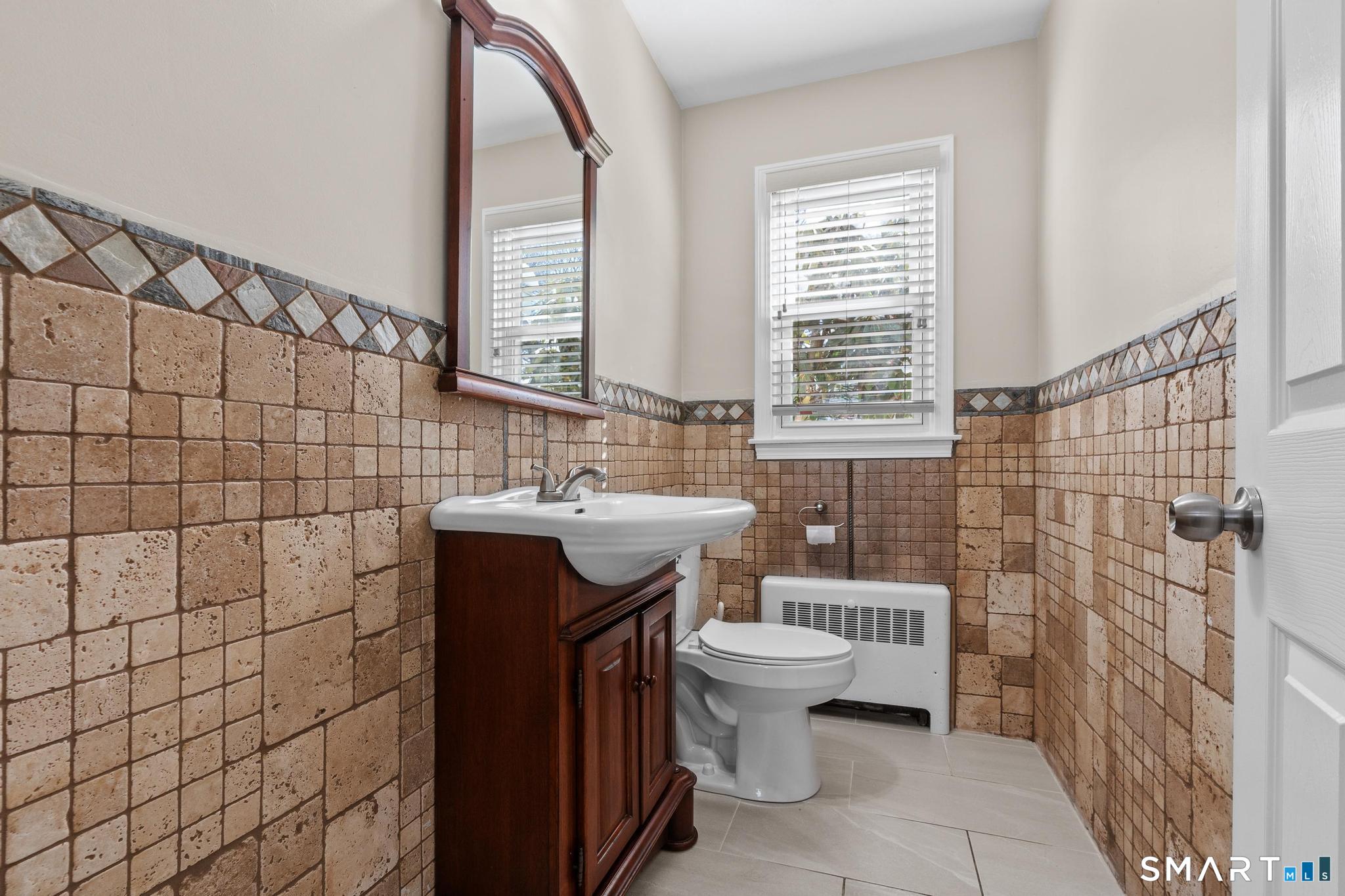 159 Ridgewood Road West Hartford, CT 06107 - Photo 22 of 48