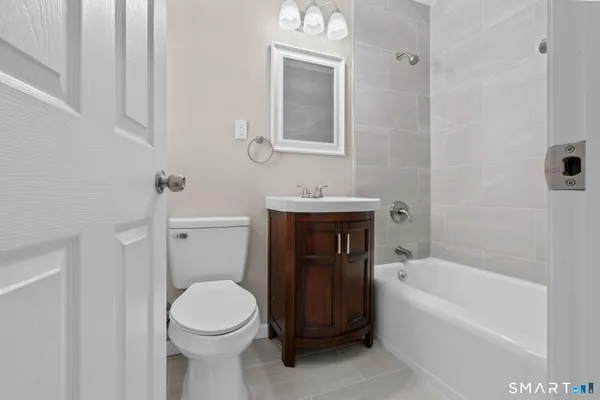 $3,950 | 159 Ridgewood Road, West Hartford, CT 06107