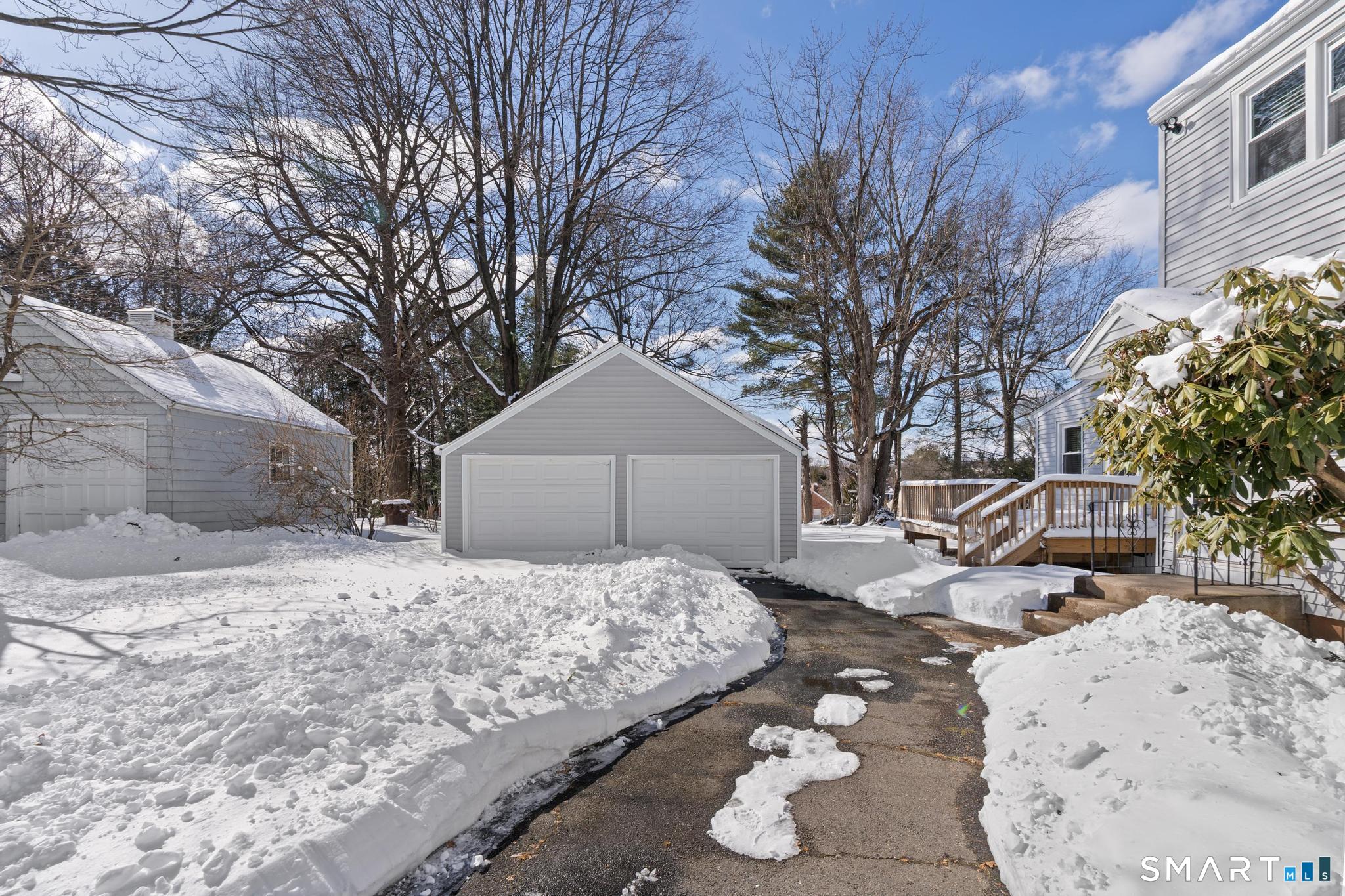 159 Ridgewood Road West Hartford, CT 06107 - Photo 47 of 48