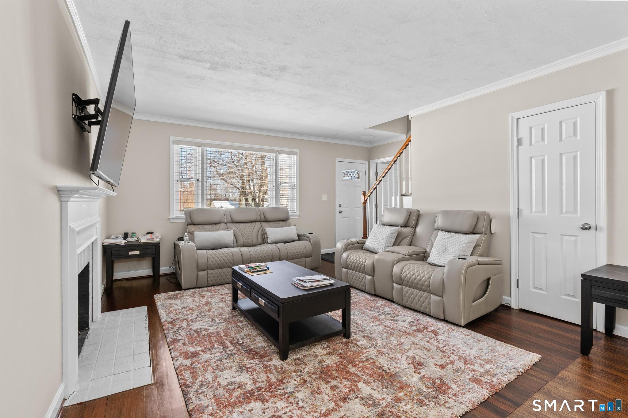 159 Ridgewood Road West Hartford, CT 06107 - Photo 6 of 48