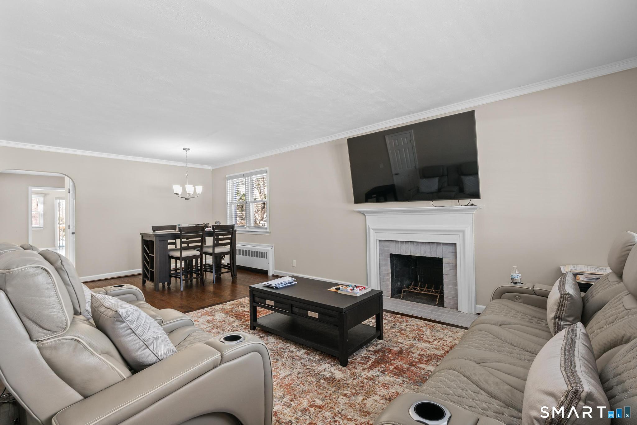 159 Ridgewood Road West Hartford, CT 06107 - Photo 8 of 48