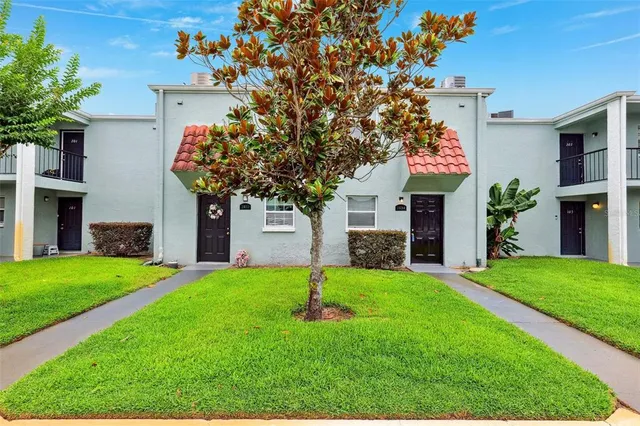 $156,900 | 2834 Somerset Park Drive, Tampa, FL 33613