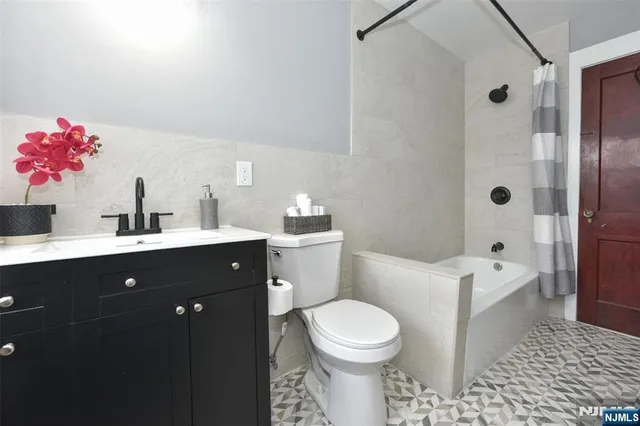 $649,000 | 228 Ridgefield Avenue, Bogota, NJ 07603