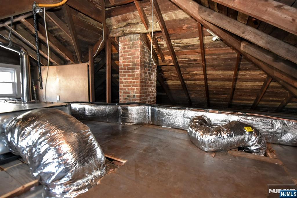228 Ridgefield Avenue Bogota, NJ 07603 - Photo 27 of 29 a view of a livingroom with furniture
