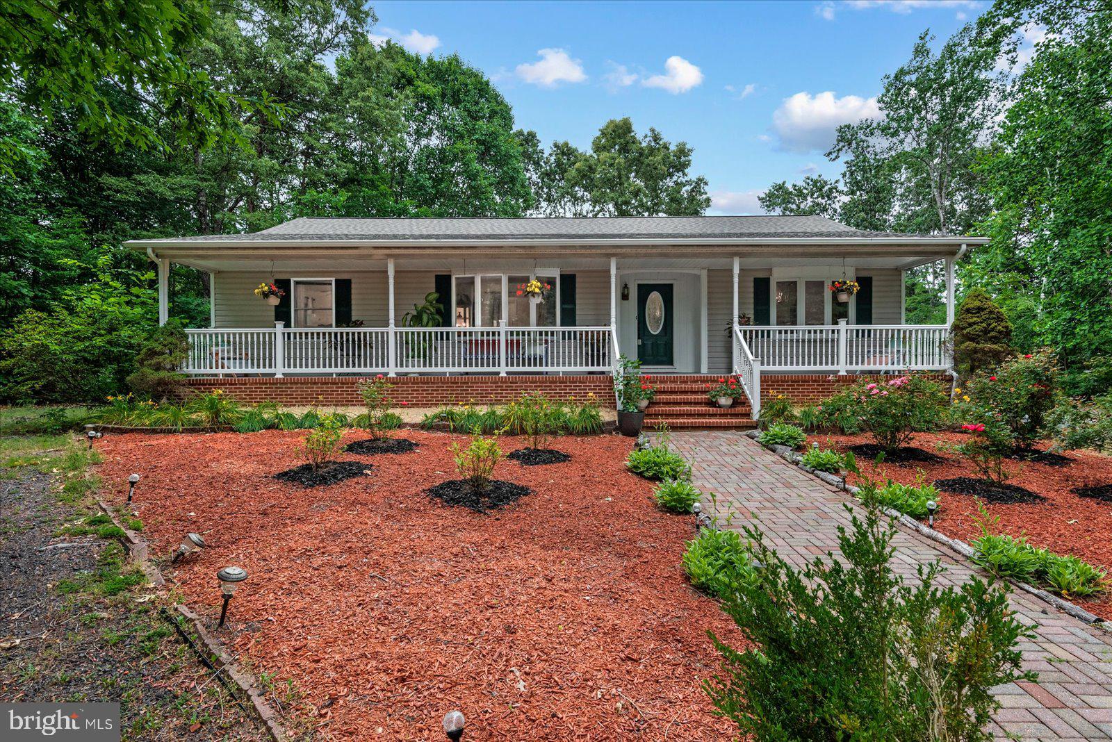 28230 Beech Drive Rhoadesville, VA 22542 - Photo 2 of 46 Large front porch