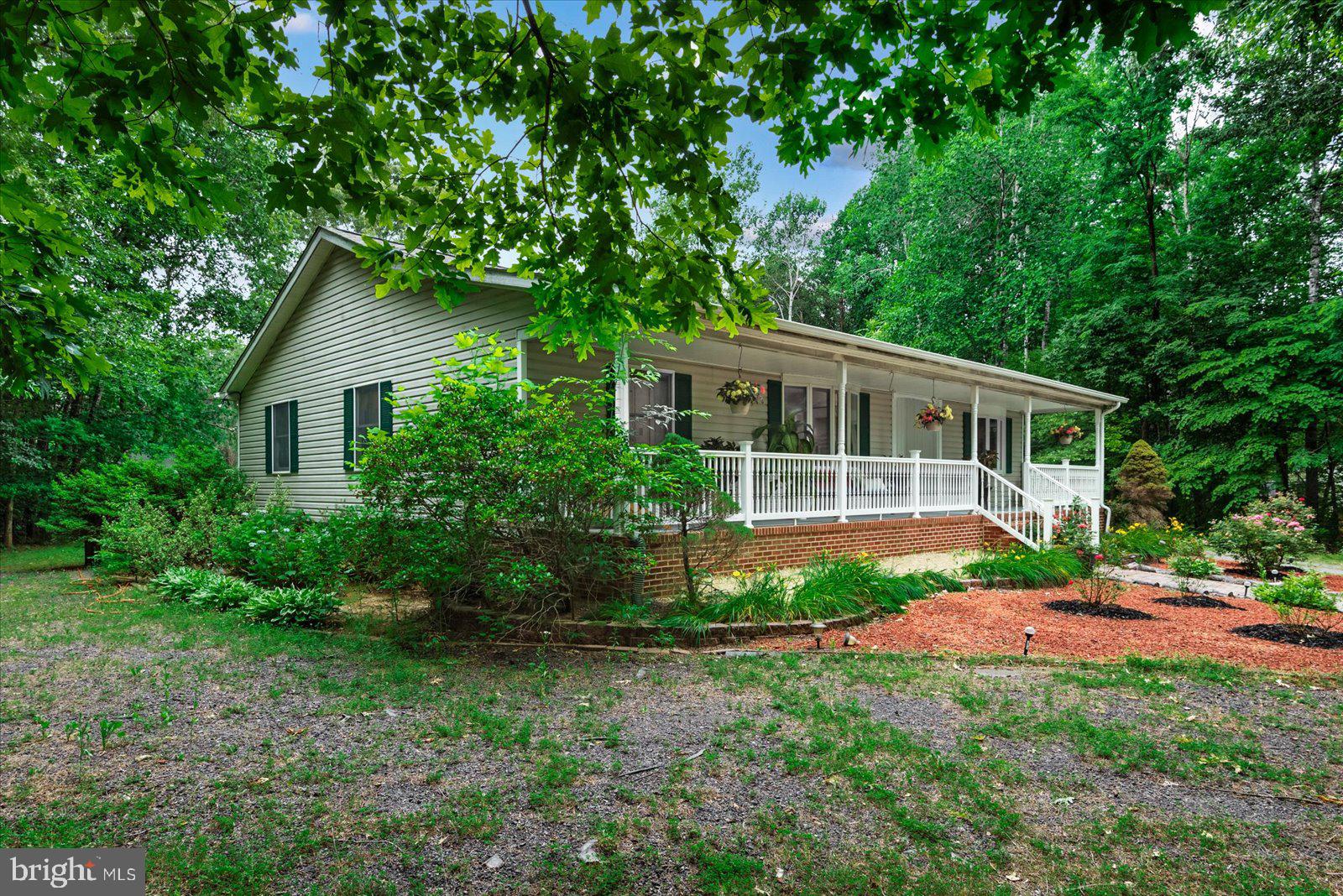 28230 Beech Drive Rhoadesville, VA 22542 - Photo 4 of 46 Side view