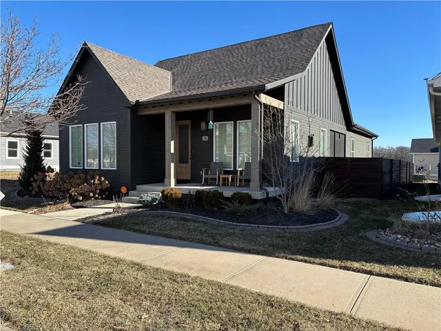 $617,950 | 8129 North Farley Avenue, Kansas City, MO 64158