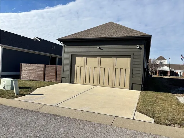 $617,950 | 8129 North Farley Avenue, Kansas City, MO 64158