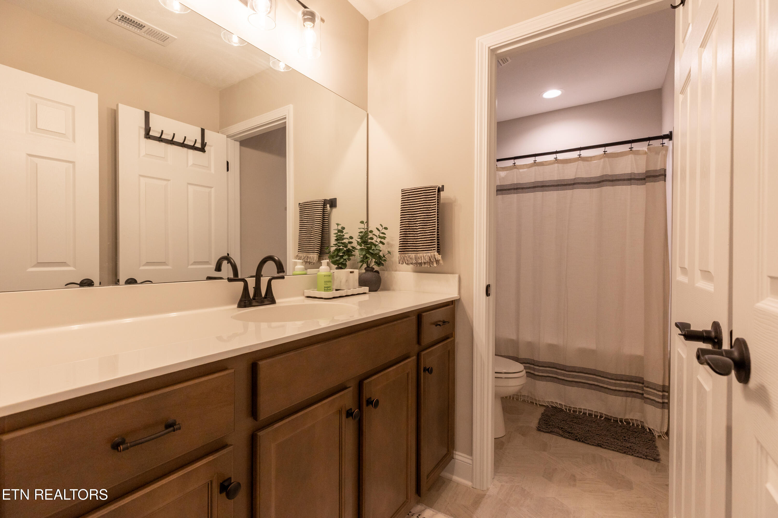 117 Songberry Street Oak Ridge, TN 37830 - Photo 13 of 23 joywildflowerphotography--26