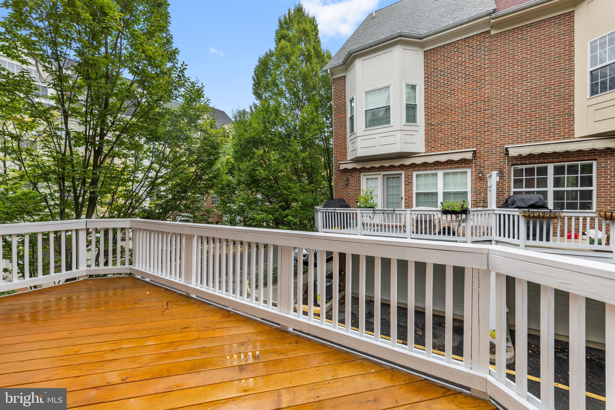 800 Capitol Square Place Southwest Washington, DC 20024 - Photo 5 of 52 a view of a house with pool deck
