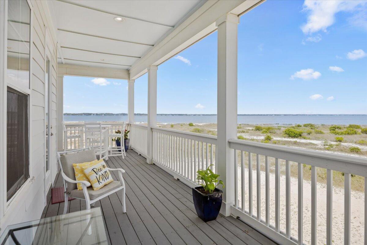 1454 Seaside Circle Navarre, FL 32566 - Photo 16 of 58 018-1V3A3636
