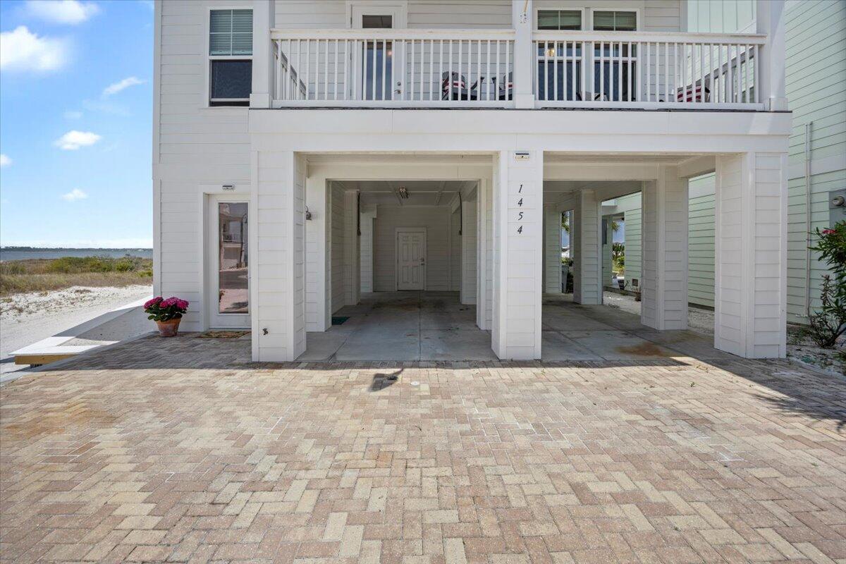1454 Seaside Circle Navarre, FL 32566 - Photo 7 of 58 040-1V3A3457