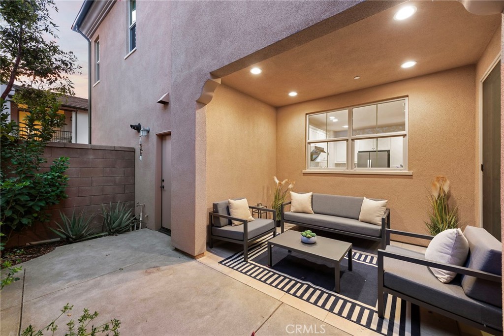 111 Henson Irvine, CA 92620 - Photo 14 of 24 a outdoor space with patio furniture