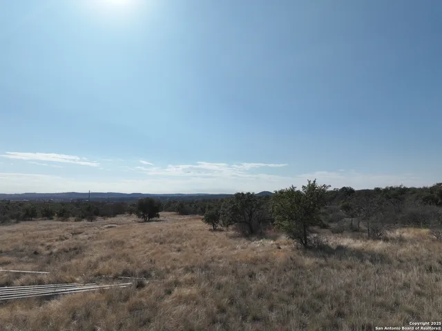 $250,000 | 137 North Steel Creek Crest, Center Point, TX 78010