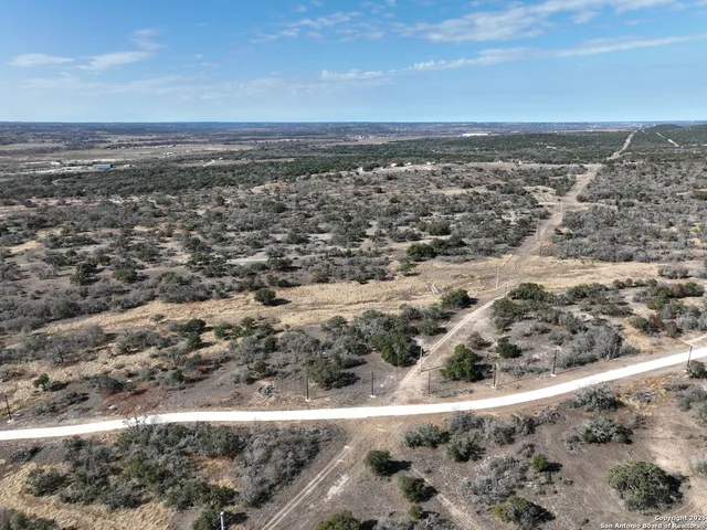 $250,000 | 137 North Steel Creek Crest, Center Point, TX 78010