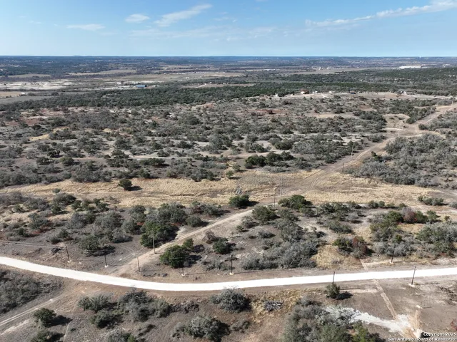 $250,000 | 137 North Steel Creek Crest, Center Point, TX 78010