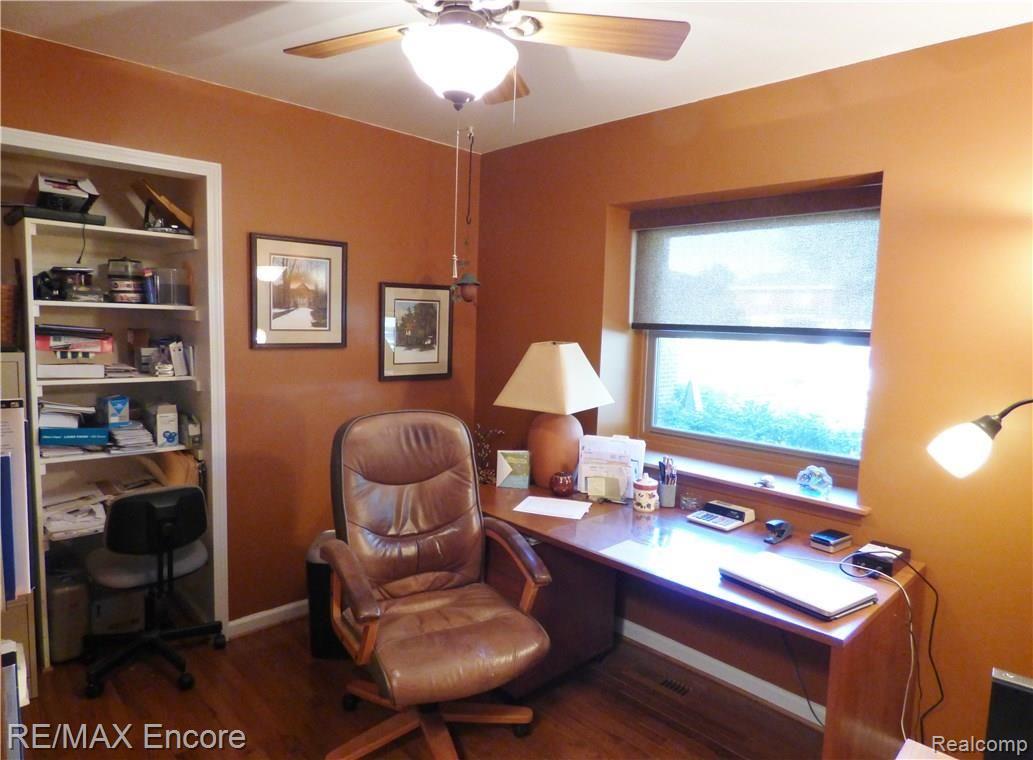 5068 Timber Ridge Trail Clarkston, MI 48346 - Photo 25 of 49 27 - Bedroom.JPG