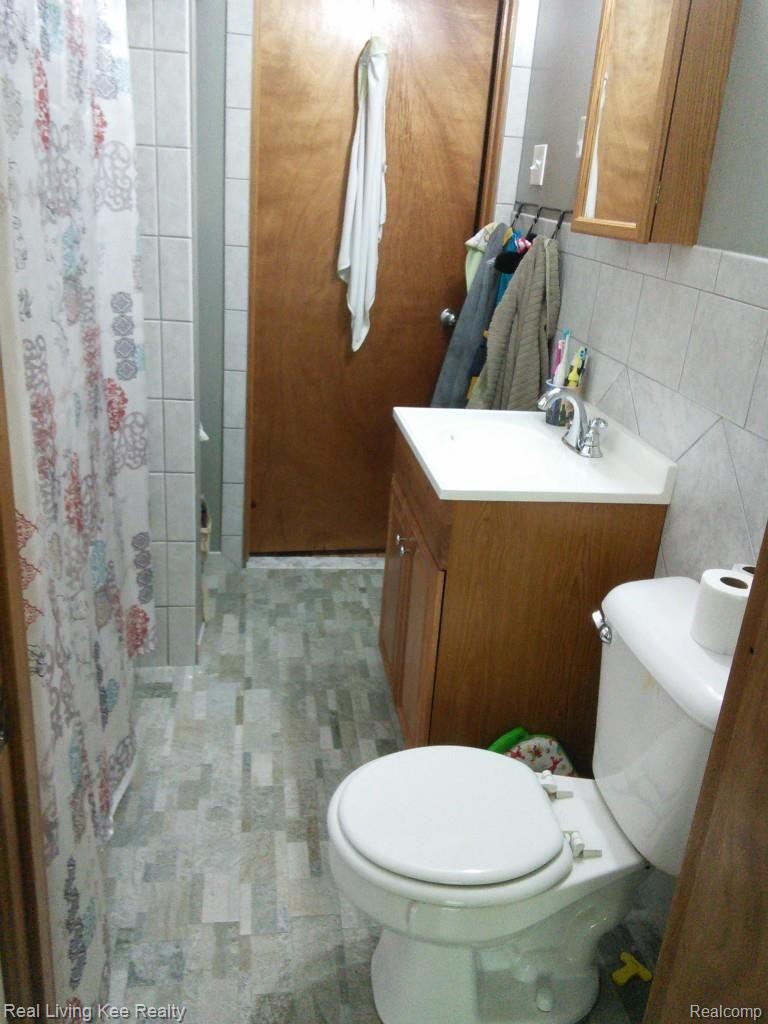 2985 Culbertson Avenue Rochester, MI 48307 - Photo 16 of 23 IMG_20140626_182318.jpg