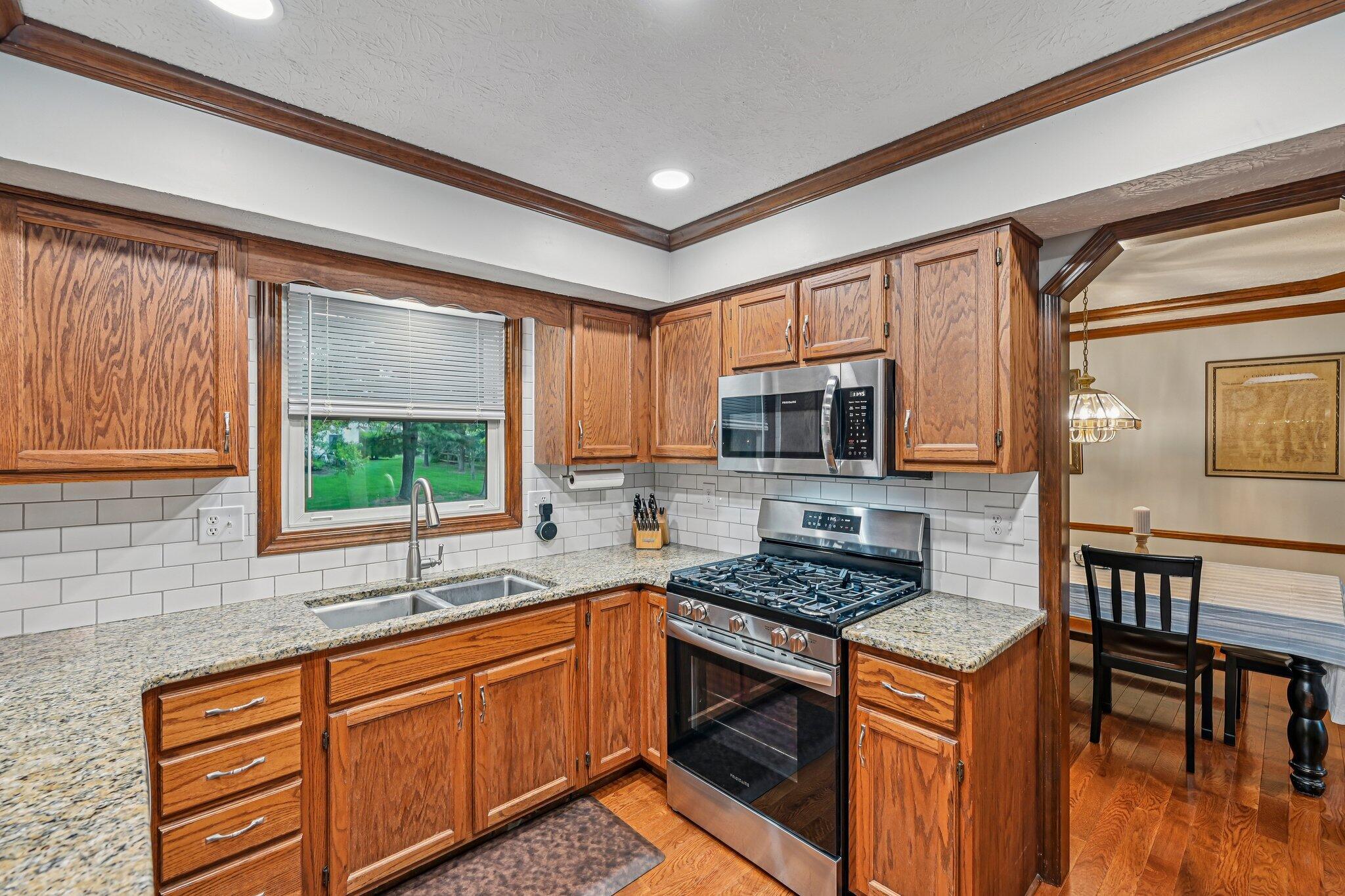 12324 Raintree Avenue Pickerington, OH 43147 - Photo 11 of 55 Kitchen