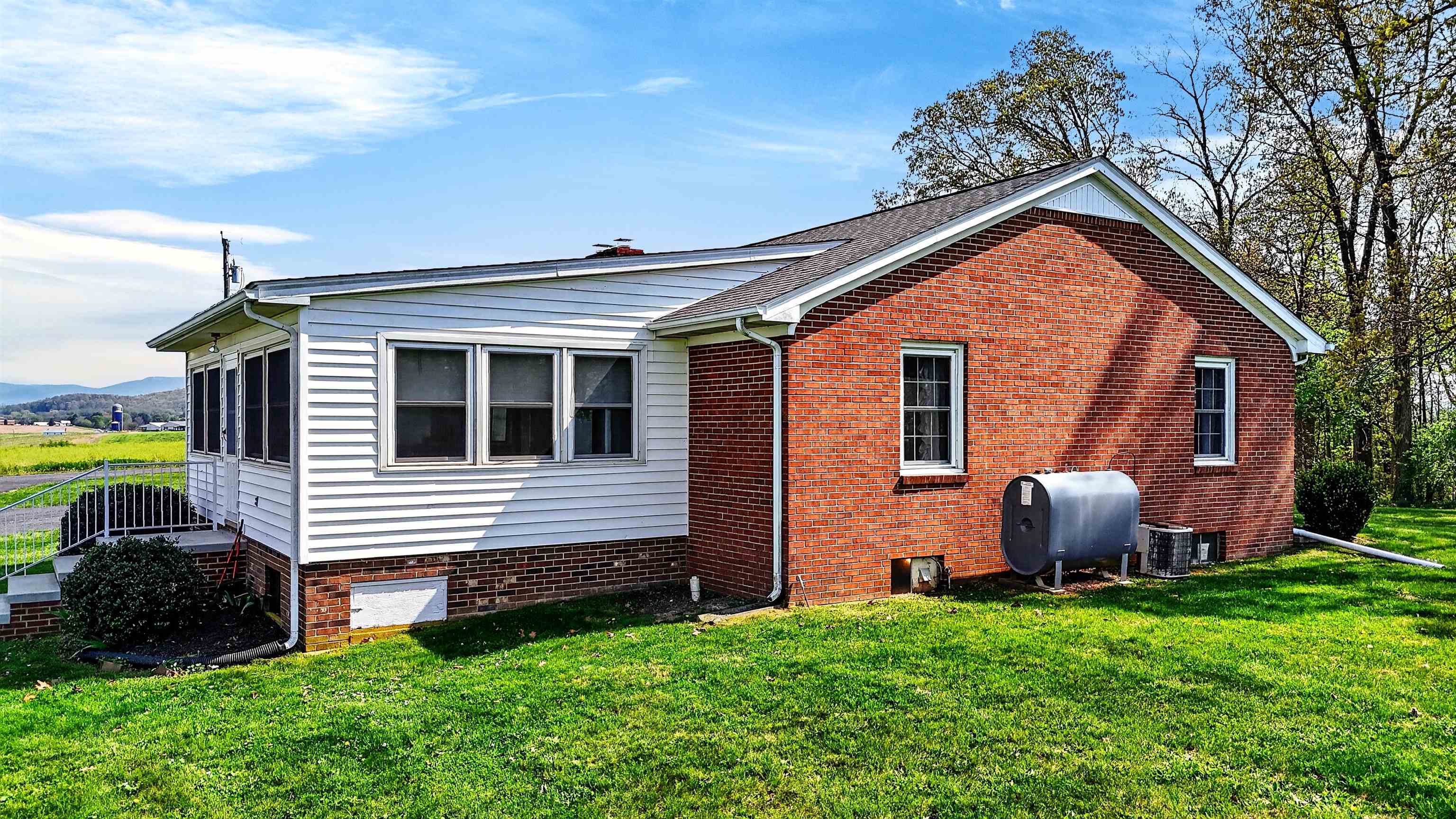 1522 Dam Town Road Fort Defiance, VA 24437 - Photo 10 of 61 Gallery Image 10
