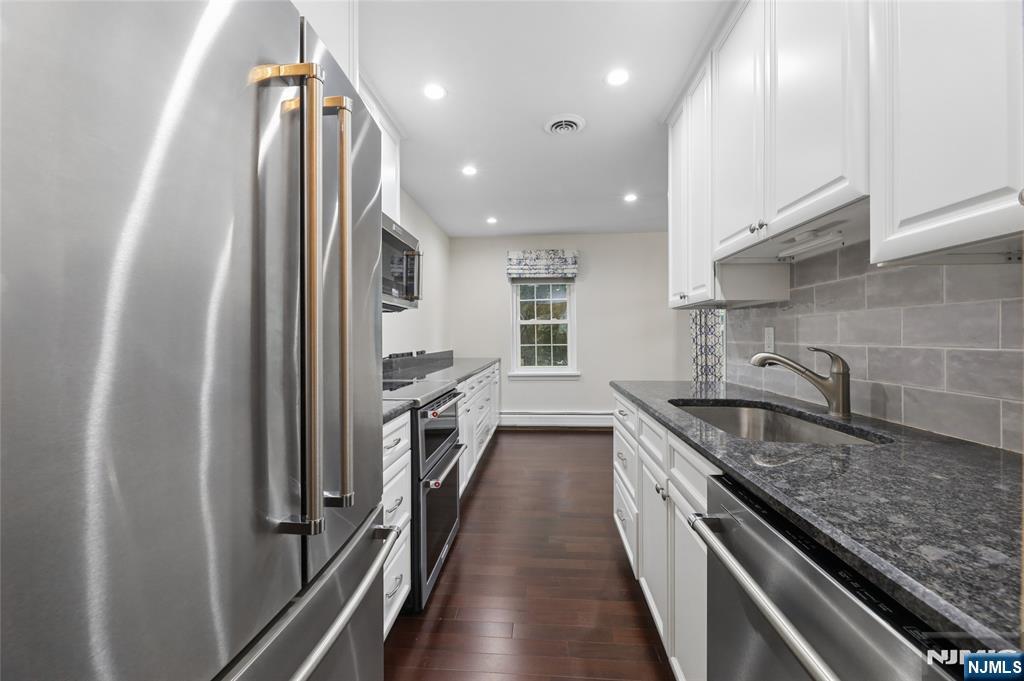 364 West Ridgewood Avenue, Unit 3 Ridgewood, NJ 07450 - Photo 6 of 29