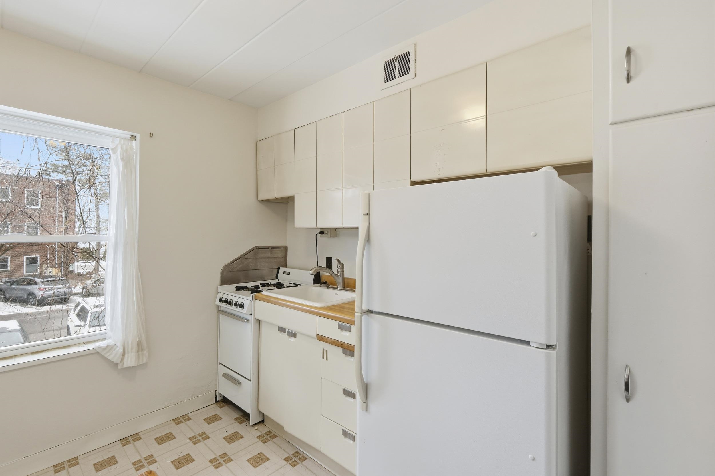 28 Sherman Terrace, Unit 4 Madison, WI 53704 - Photo 13 of 28