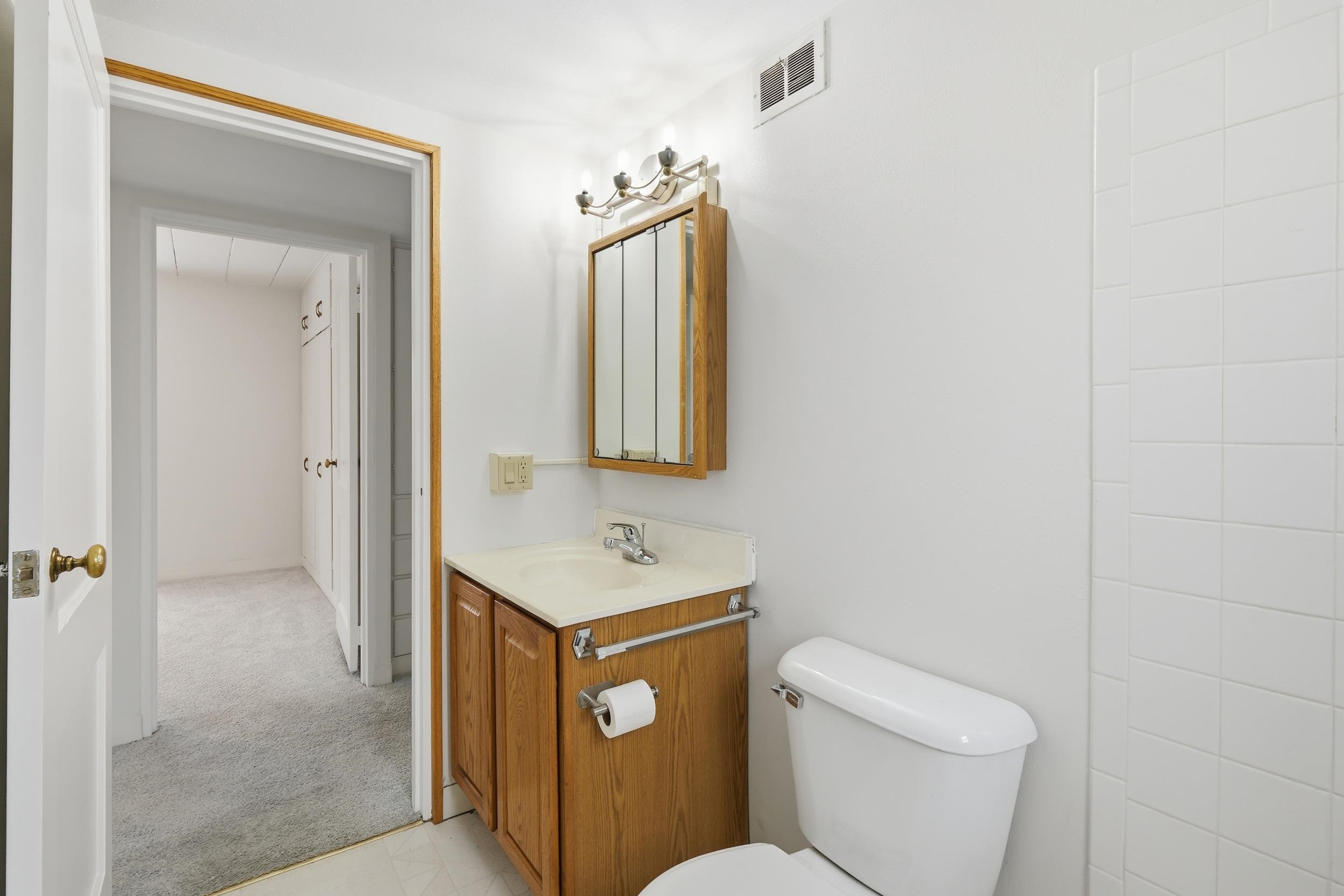 28 Sherman Terrace, Unit 4 Madison, WI 53704 - Photo 18 of 28