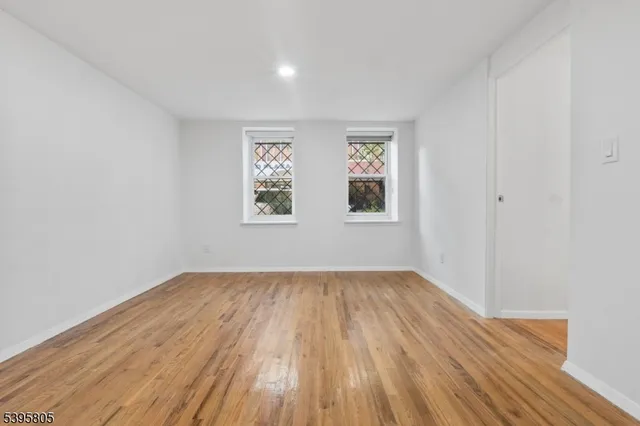 $3,000 | 109 Grand Avenue, Unit 1A, Englewood, NJ 07631