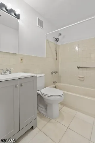 $3,000 | 109 Grand Avenue, Unit 1A, Englewood, NJ 07631