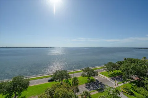 $575,000 | 4141 Bayshore Boulevard, Unit 1003, Tampa, FL 33611
