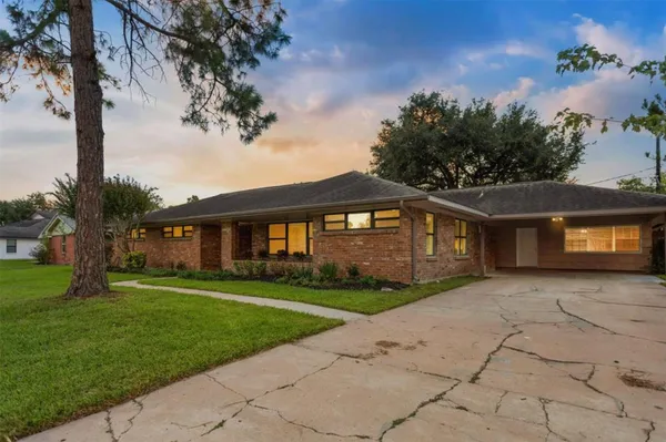 $2,500 | 10825 Willowisp Drive, Houston, TX 77035