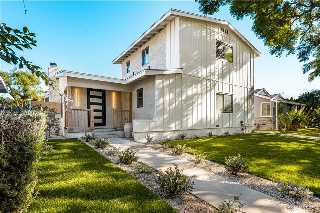 2440 Ostrom Avenue Long Beach, CA 90815 - Photo 4 of 50 a house view with a outdoor space
