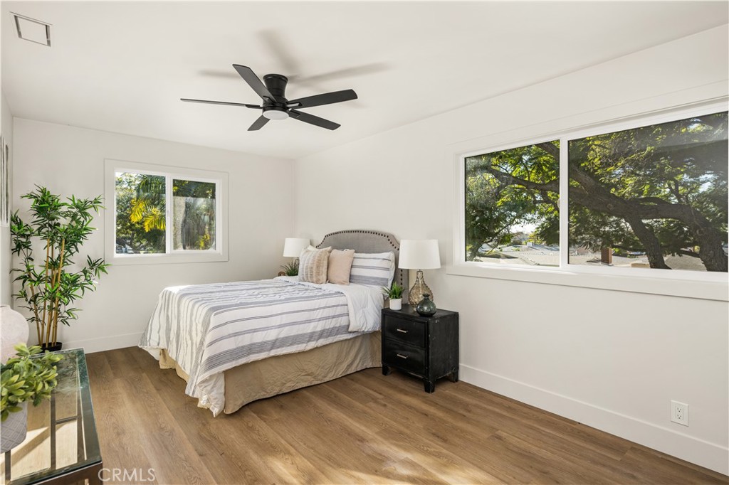 2440 Ostrom Avenue Long Beach, CA 90815 - Photo 49 of 50 a bedroom with a bed and a window