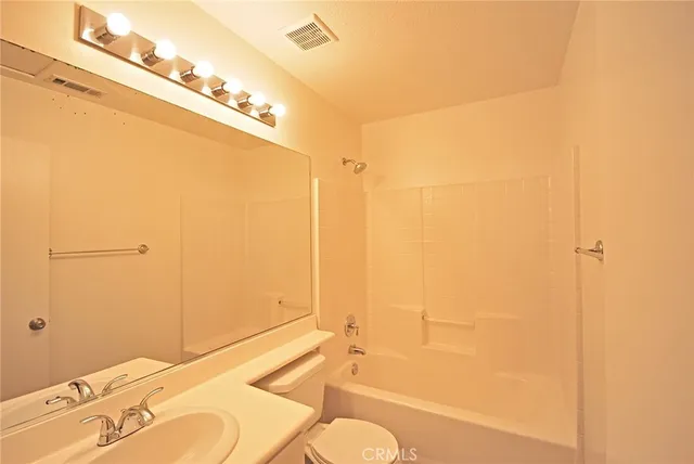 $2,950 | 23603 Big Sky Walk, Unit 105, Valencia, CA 91354