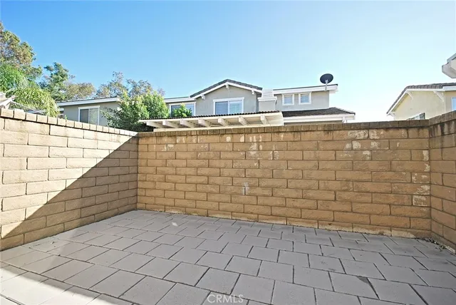 $2,950 | 23603 Big Sky Walk, Unit 105, Valencia, CA 91354