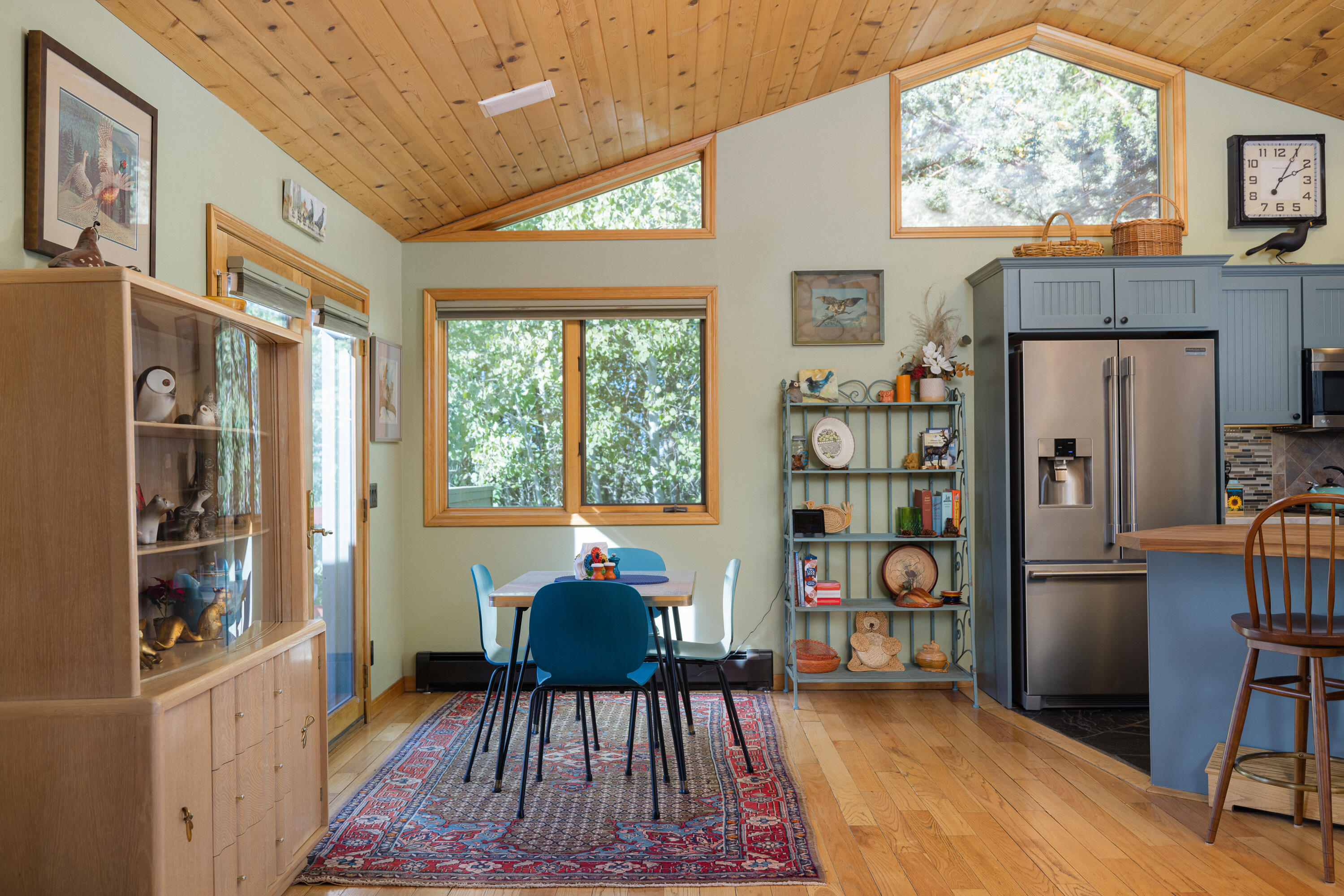 23321 Alfalfa Market Road Bend, OR 97701 - Photo 23 of 76 a view of a livingroom with furniture and a window