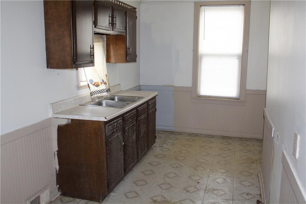 813 Dohrman Street McKees Rocks, PA 15136 - Photo 7 of 14 Gallery Image 7