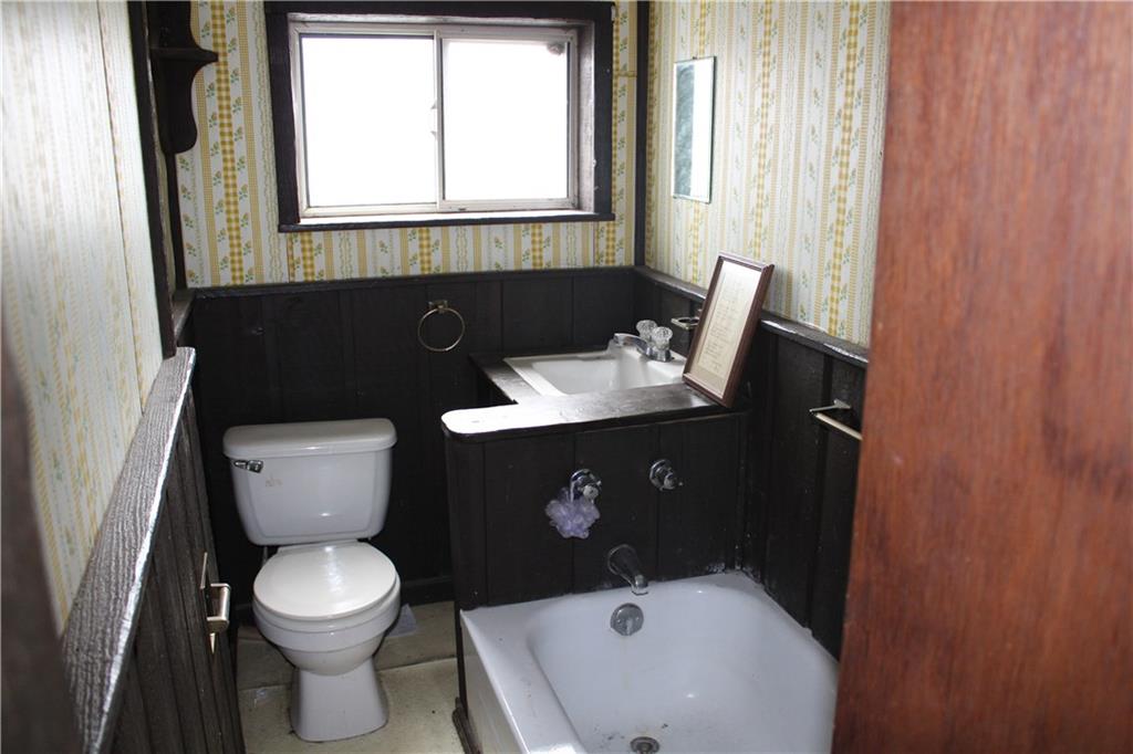 813 Dohrman Street McKees Rocks, PA 15136 - Photo 9 of 14 Gallery Image 9