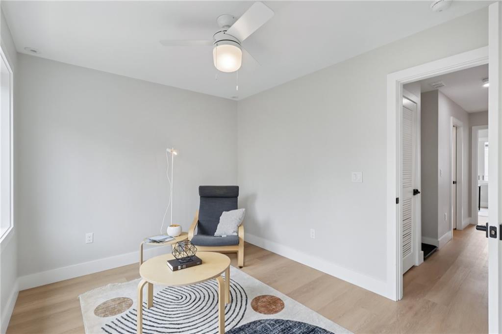 1211 Boyle Street Pittsburgh, PA 15212 - Photo 22 of 38 a living room with furniture